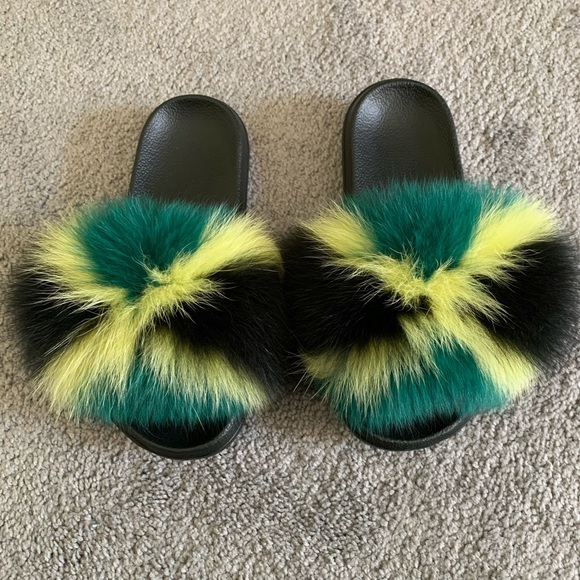 Jamaica fur slippers - Picture 2 of 4